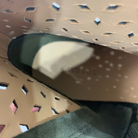 - NWOB Soludos Olive Green Lola Perforated Suede Block Heel Bootie Anthropologie - Picture 10 of 12
